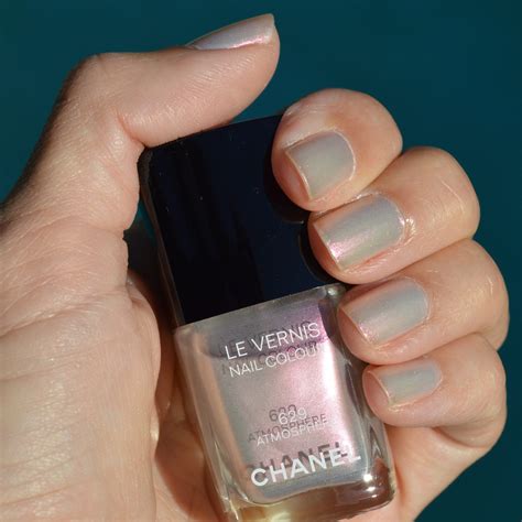 chanel nagelak|Chanel nagellack atmosphere.